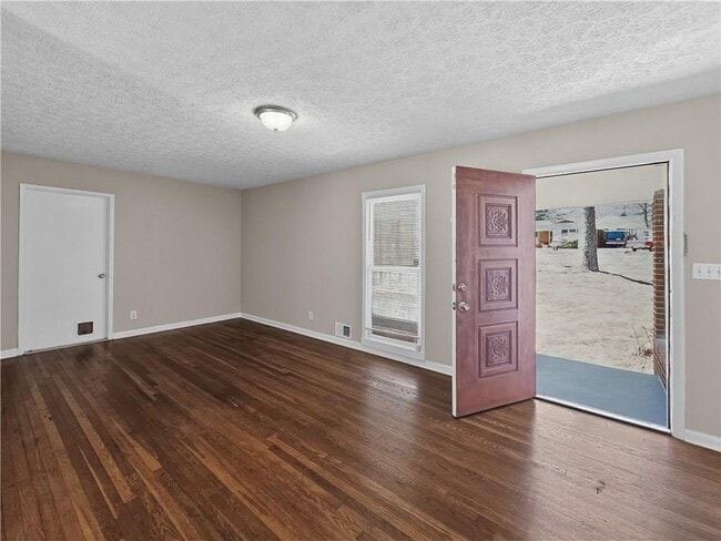 Photo - 228 Stoneybrook Dr