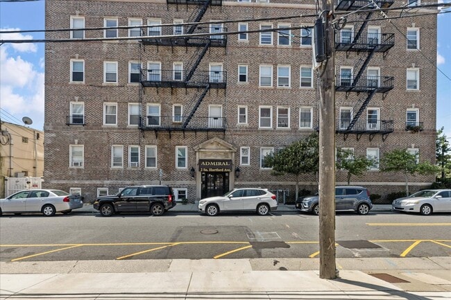 Building Photo - 2 S Hartford Ave Rental