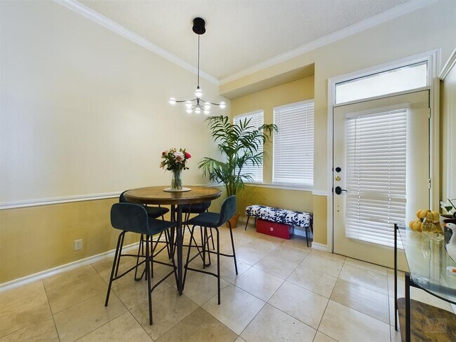 Photo - 914 W 26th St Condo Unit 303