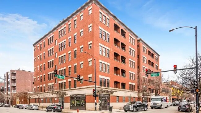 Building Photo - 35 S Racine Ave Unit 5SW Rental