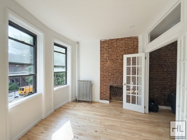 Crown Heights 1-Bed 1-Bath - Crown Heights 1-Bed 1-Bath Apartment Unit 8