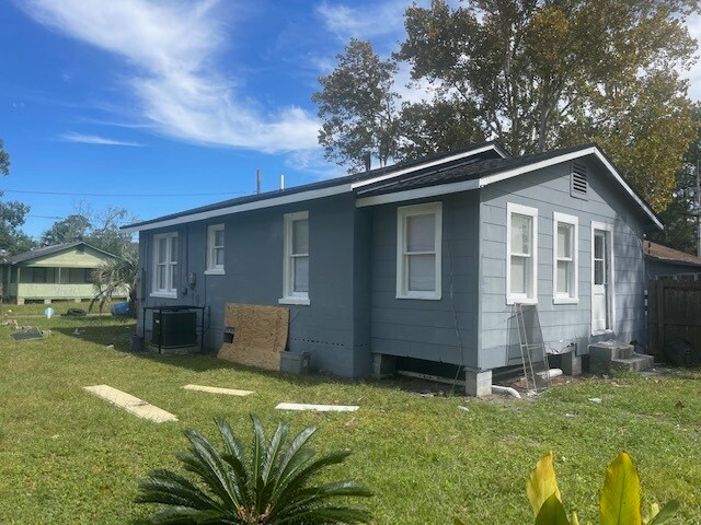 Photo - 250 Vernis Ave Apartment