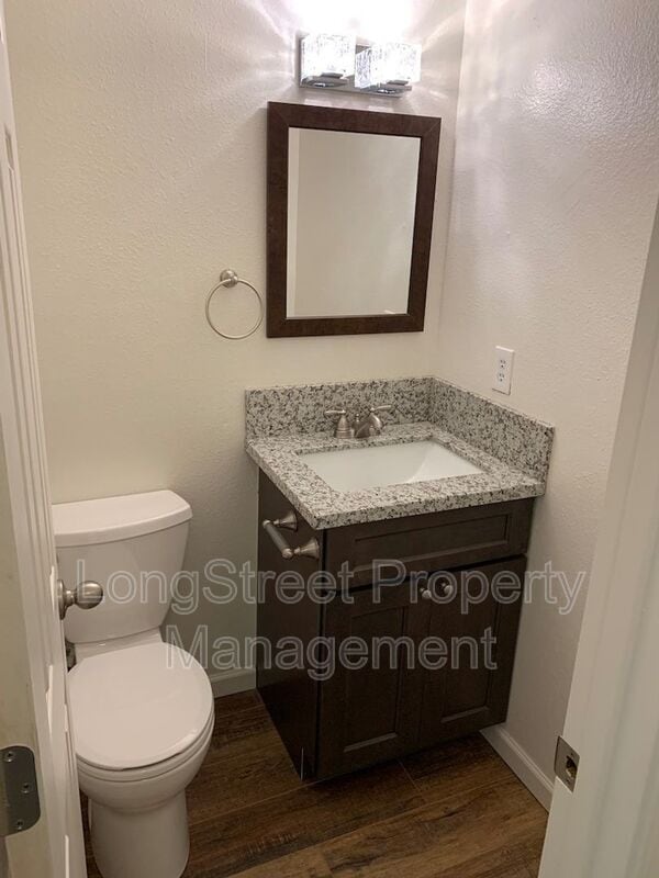 Photo - 3161 N Shore Dr SE