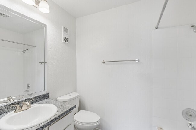 2BR, 2.5BA - 1,160SF - Primary Bathroom
