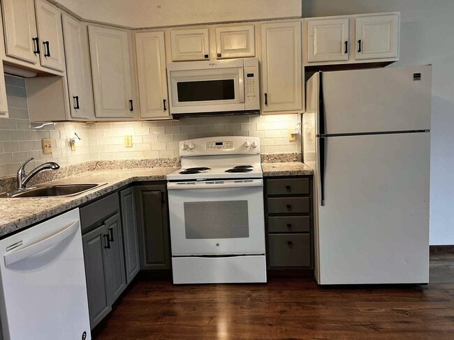 Photo - 1421 Eastview Dr