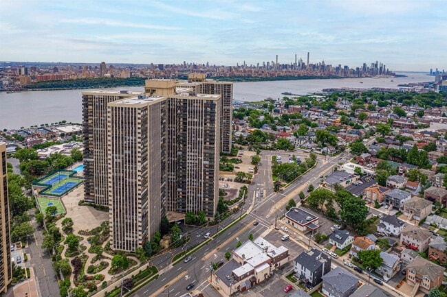 Building Photo - 300 Winston Dr Unit 109