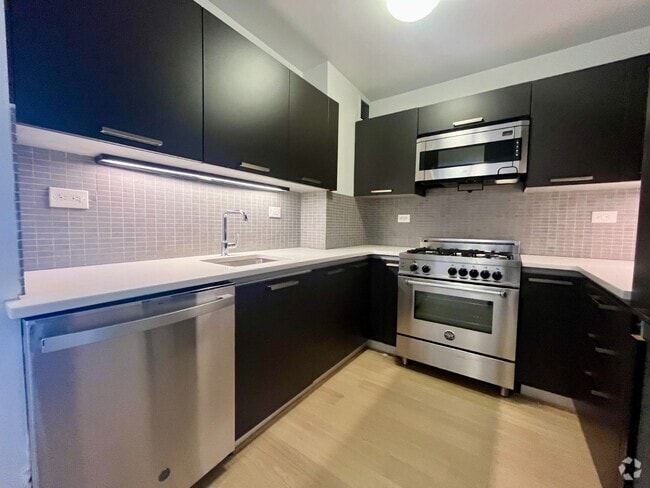 Building Photo - 222 E 39th St Rental