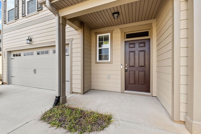 Photo - 597 Vinings Dr