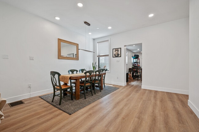 Photo - 4812 Dearborn St