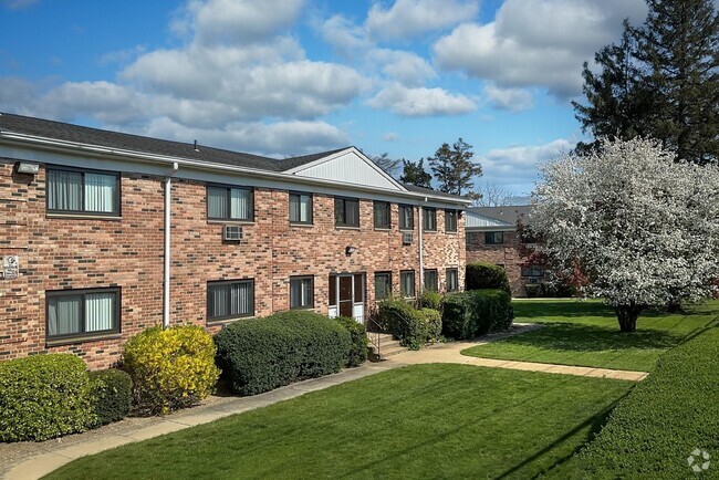 Building Photo - 21 Brentwood Rd Unit 22 Rental