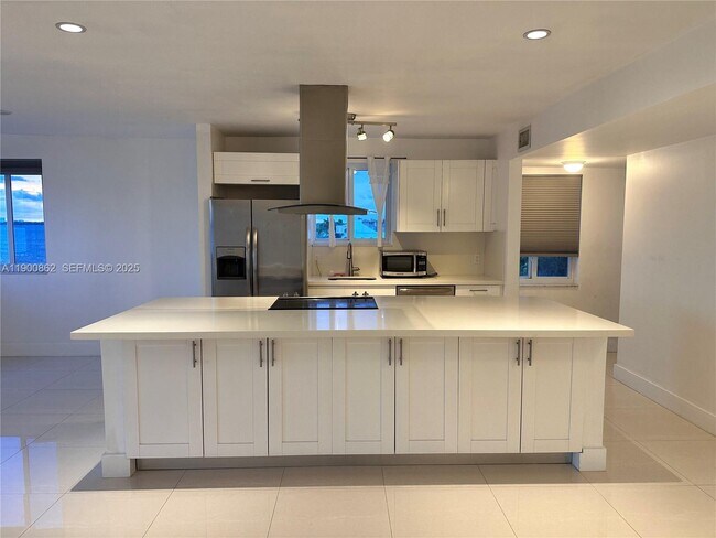 Photo - 1790 S Treasure Dr Unit 4C