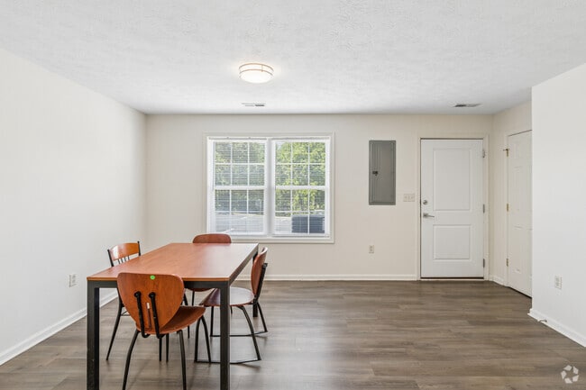 4BR, 4.5BA - 1,721SF - Dining Room