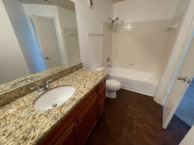 4720 Walden Cir