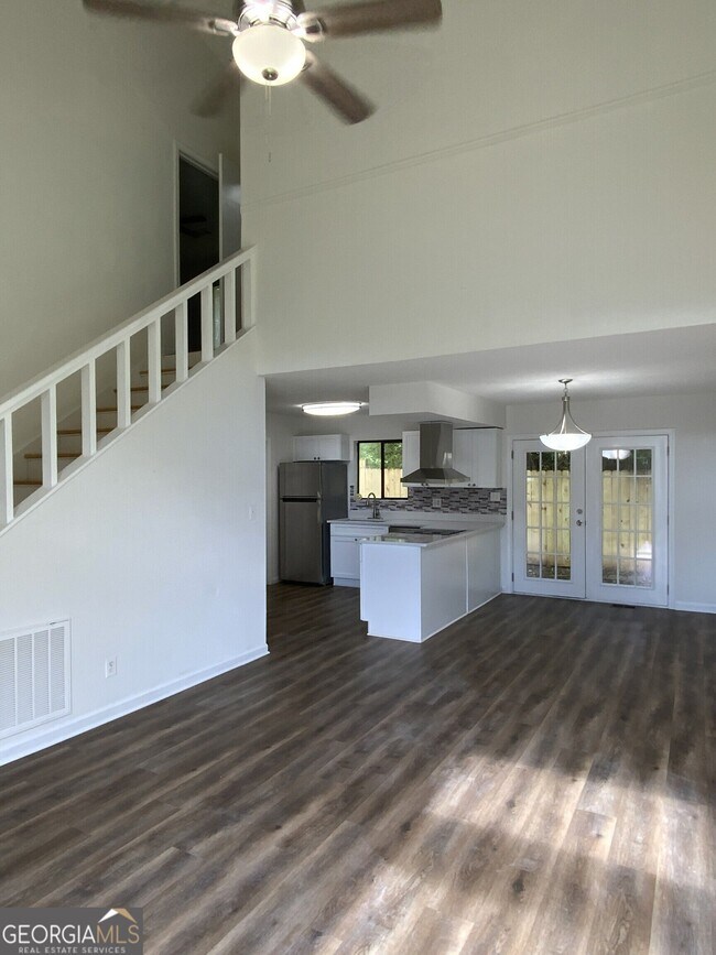 3975 Darryl Ln
