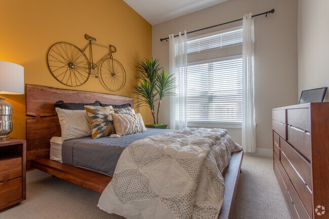 1 BR, 1 BA - 616 SF