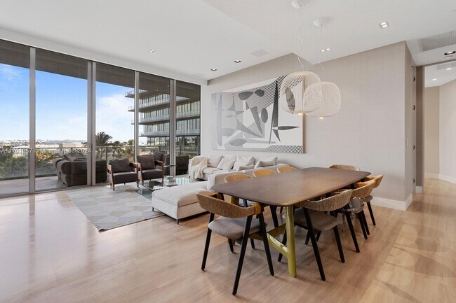 Photo - 2669 S Bayshore Dr Unidad 502N