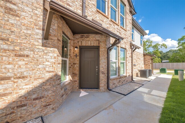 Photo - 137 Pk Pl Cir Unit A