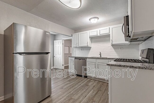 Photo - 815 S Grand Ave