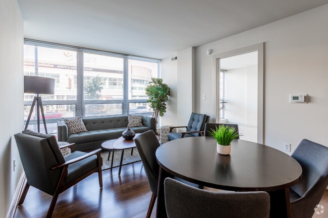 2 BR, 2 BA - 910 SF