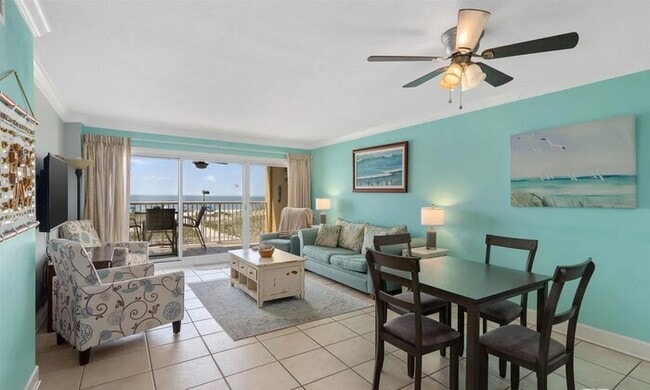 Building Photo - This charming, spacious ground-level Unit 615