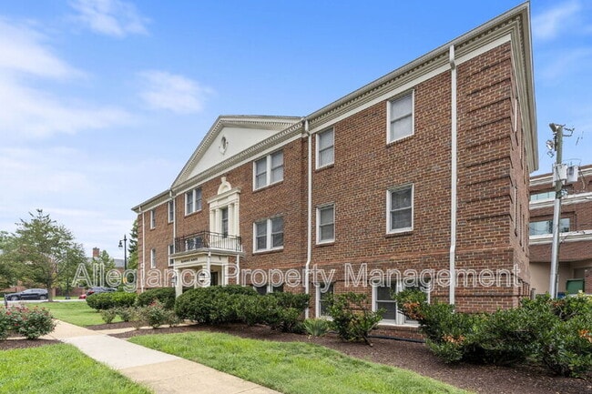 Photo - 718 S Washington St