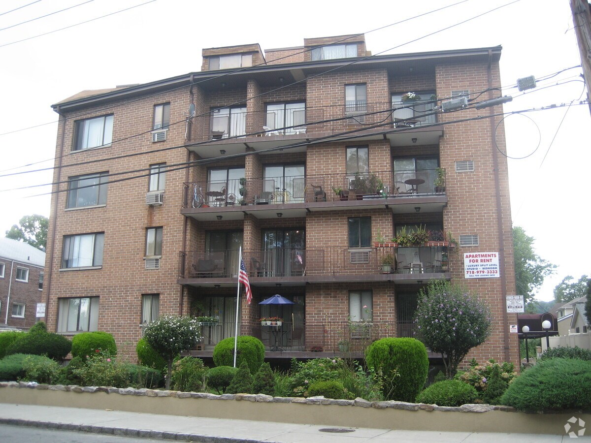 585 N Railroad Ave - 585 N Railroad Ave