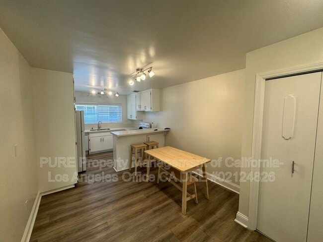 Photo - 1745 Maple Ave