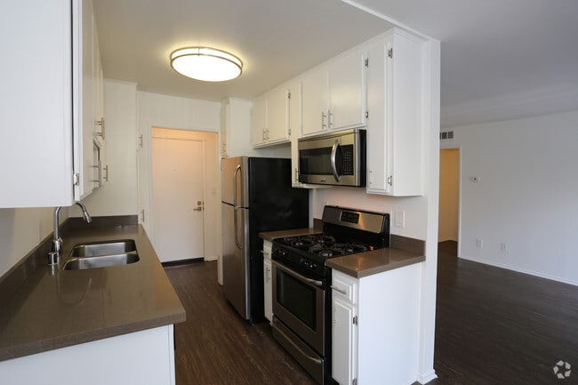 2BR, 2BA-Kitchen