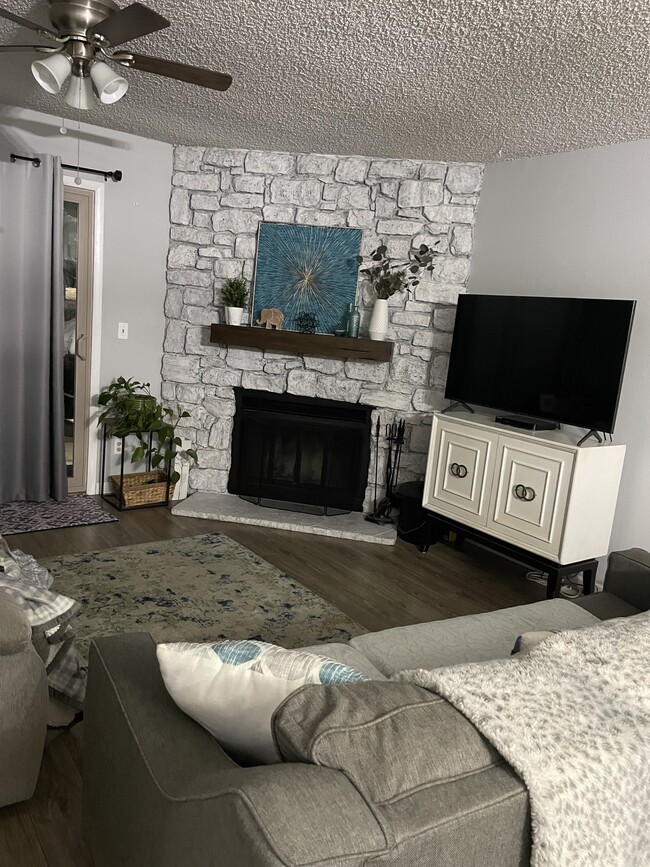 Building Photo - 3606 S Depew St Unit 103