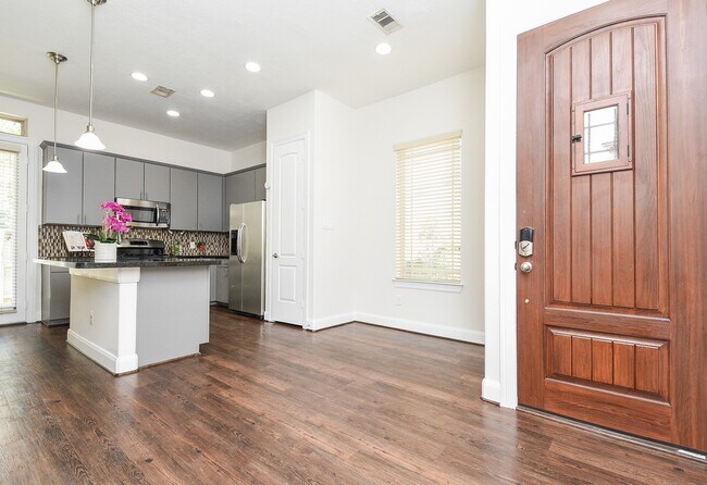 Photo - 71 Aventura Pl