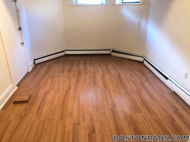 Photo - 1135 Commonwealth Ave Unidad 6