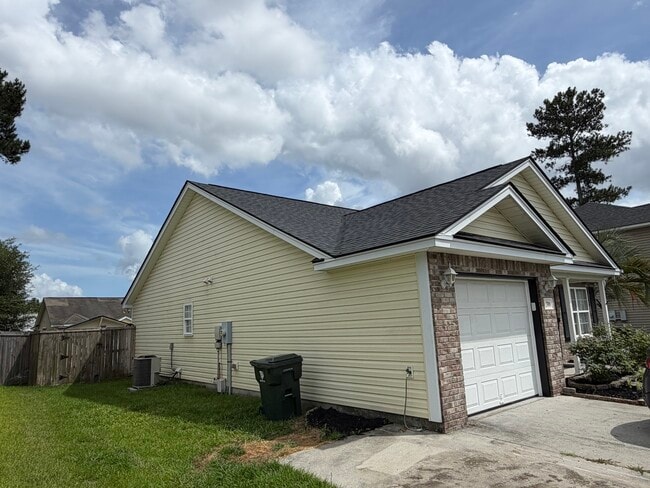 Photo - 306 Springdale Ct