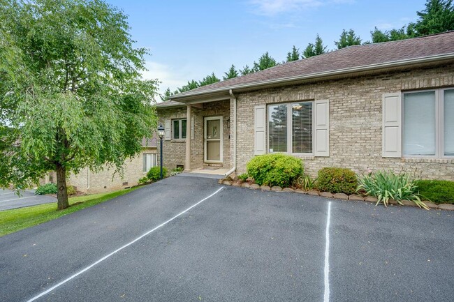 Building Photo - 176 S Austin Springs Rd