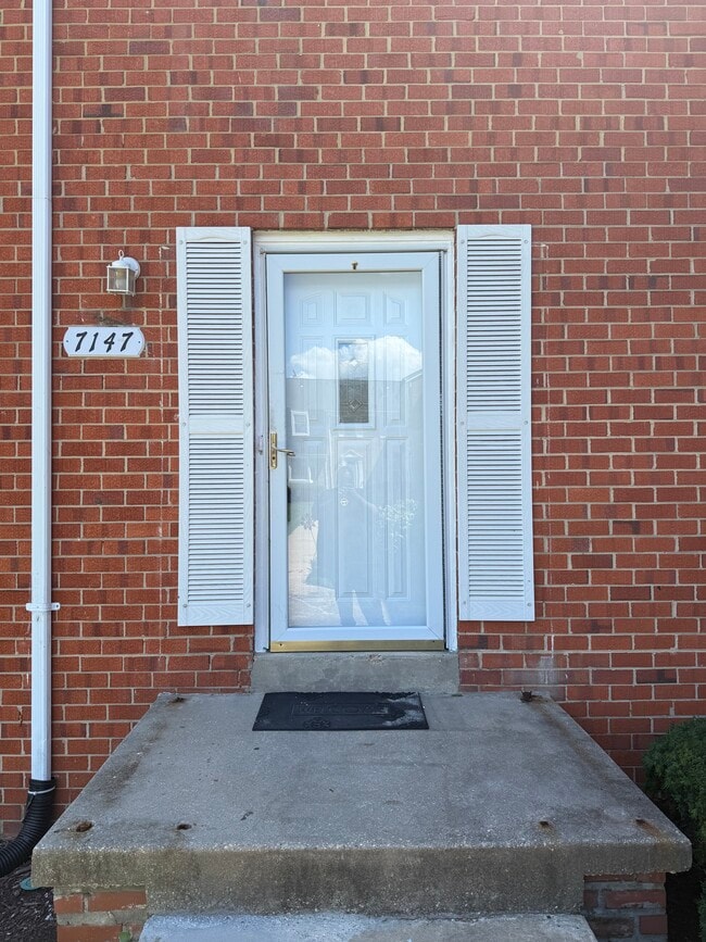 Building Photo - 7147 Cross St Rental
