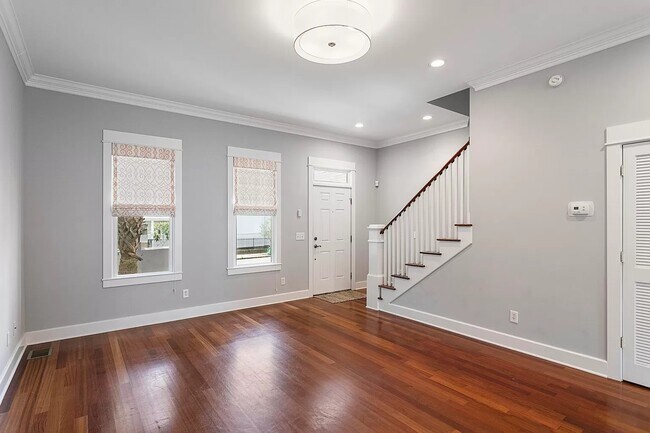 Photo - 87 Bogard St