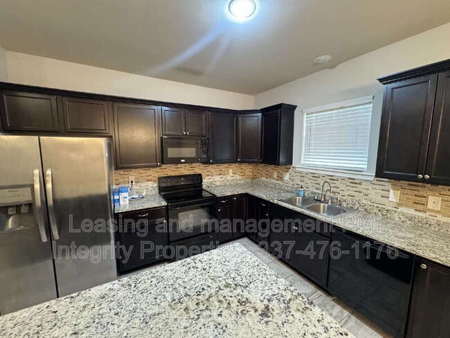 Photo - 406 Gray Birch Lp