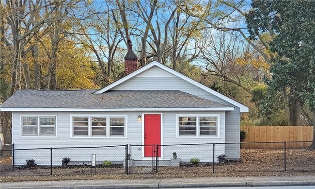 Building Photo - 806 E Main St Rental