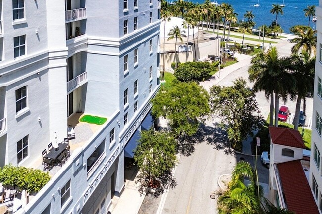 Photo - 255 Evernia St Unit 306