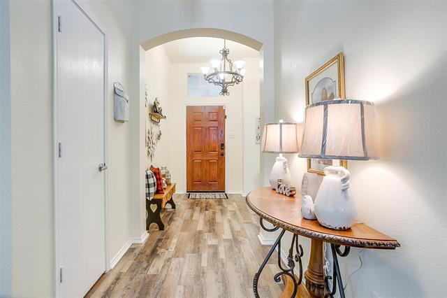 Photo - 909 Hunter Ln