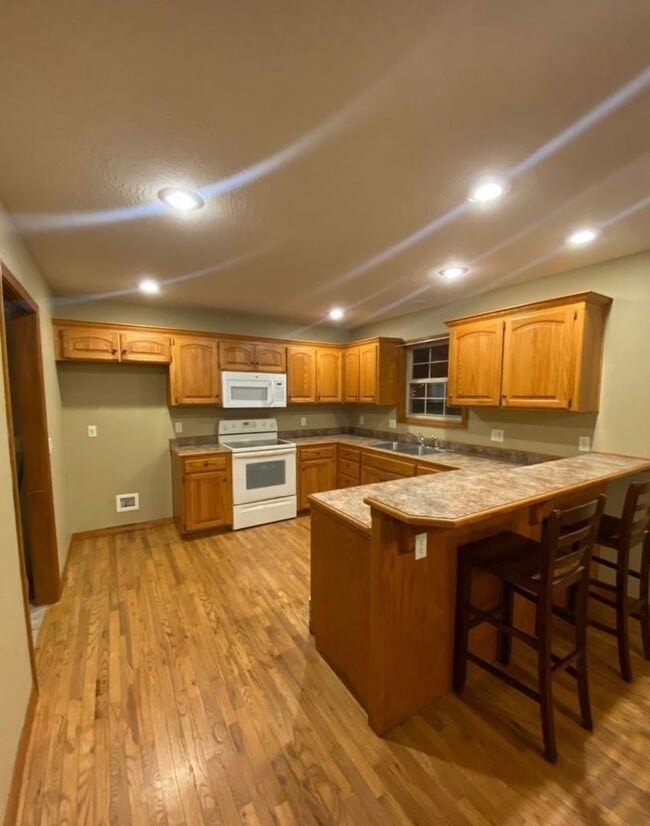 Photo - 4 Bed 2 Bath Home in Nixa!!