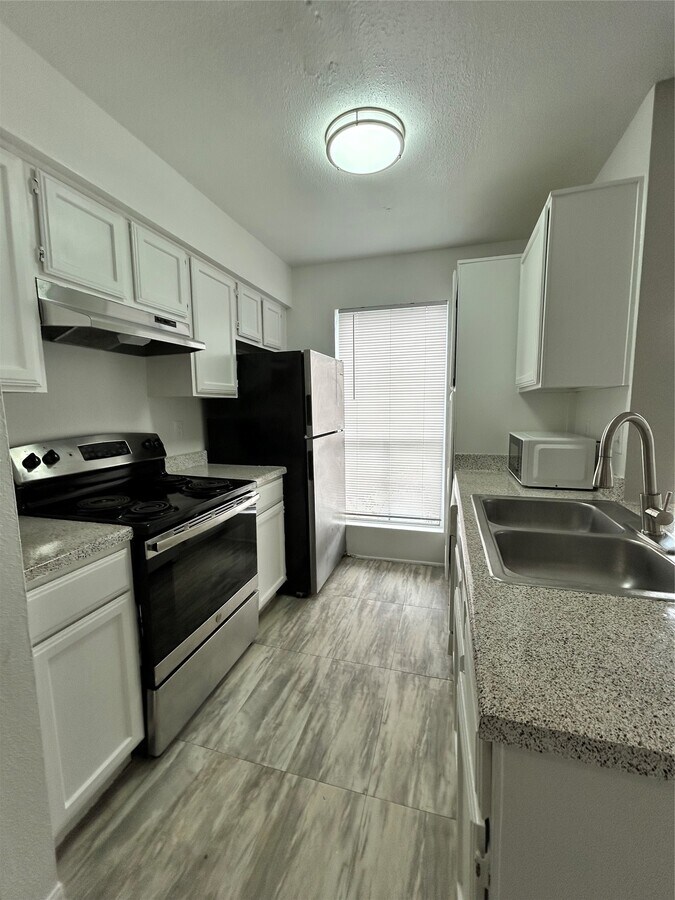 Photo - 3900 Woodchase Dr Unit 120