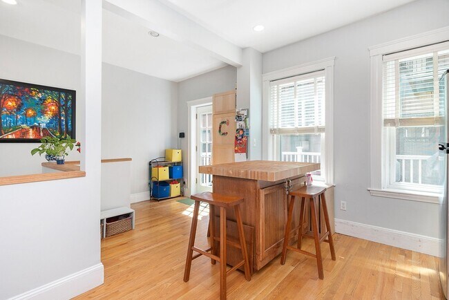 Photo - 24 Montgomery St Unit 1