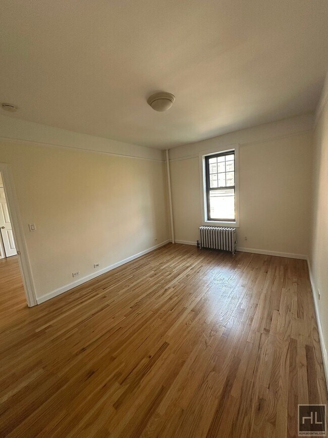 Photo - West 10th Street Unidad 4E