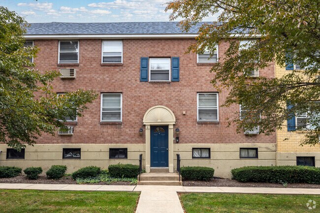 Entrance - Karen Court Apartments