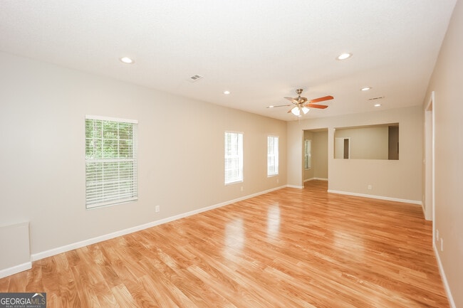 Photo - 110 Foster Cir