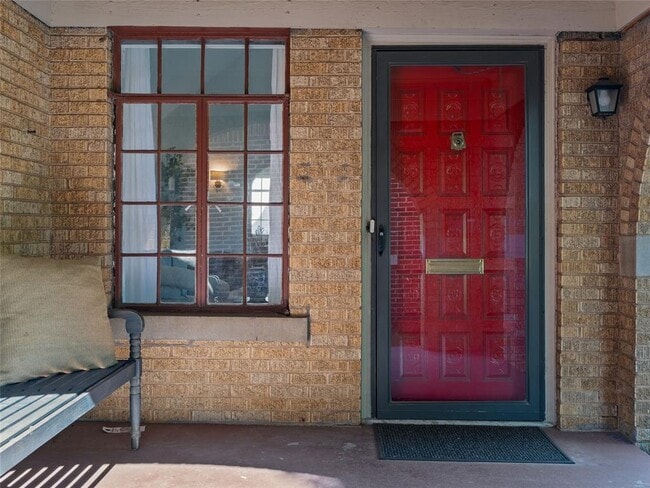 Photo - 212 Edgemere Ct