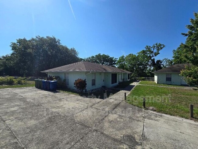 Photo - 1826 Lake Mariam Dr