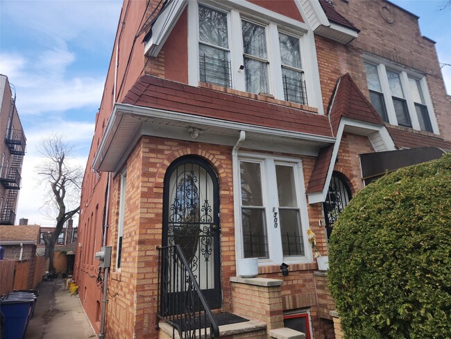 Photo - 1300 E 39th St Apartment