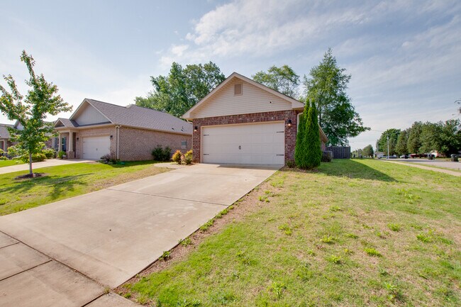 Photo - 150 Shrewsberry Dr