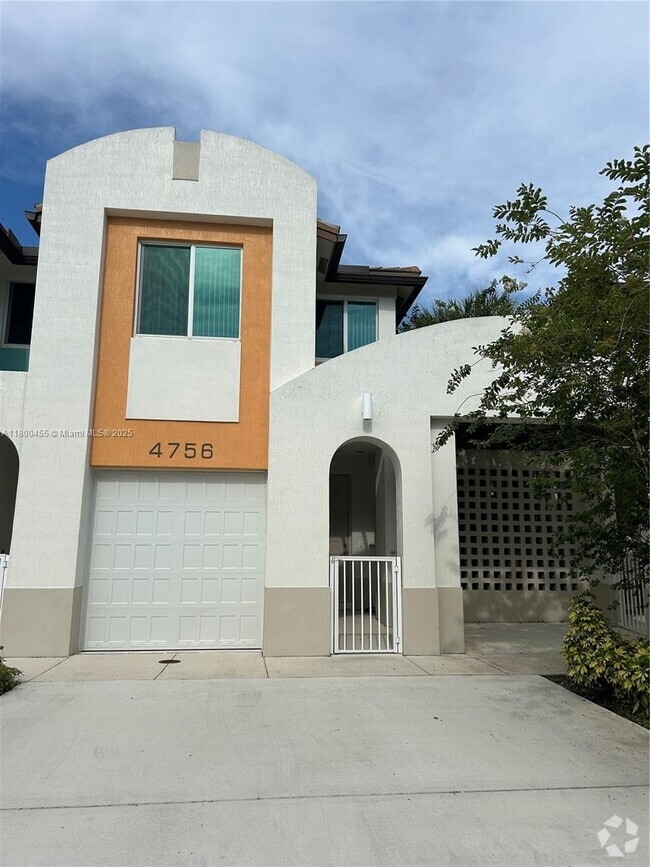 Building Photo - 4756 SW 63rd Terrace Rental